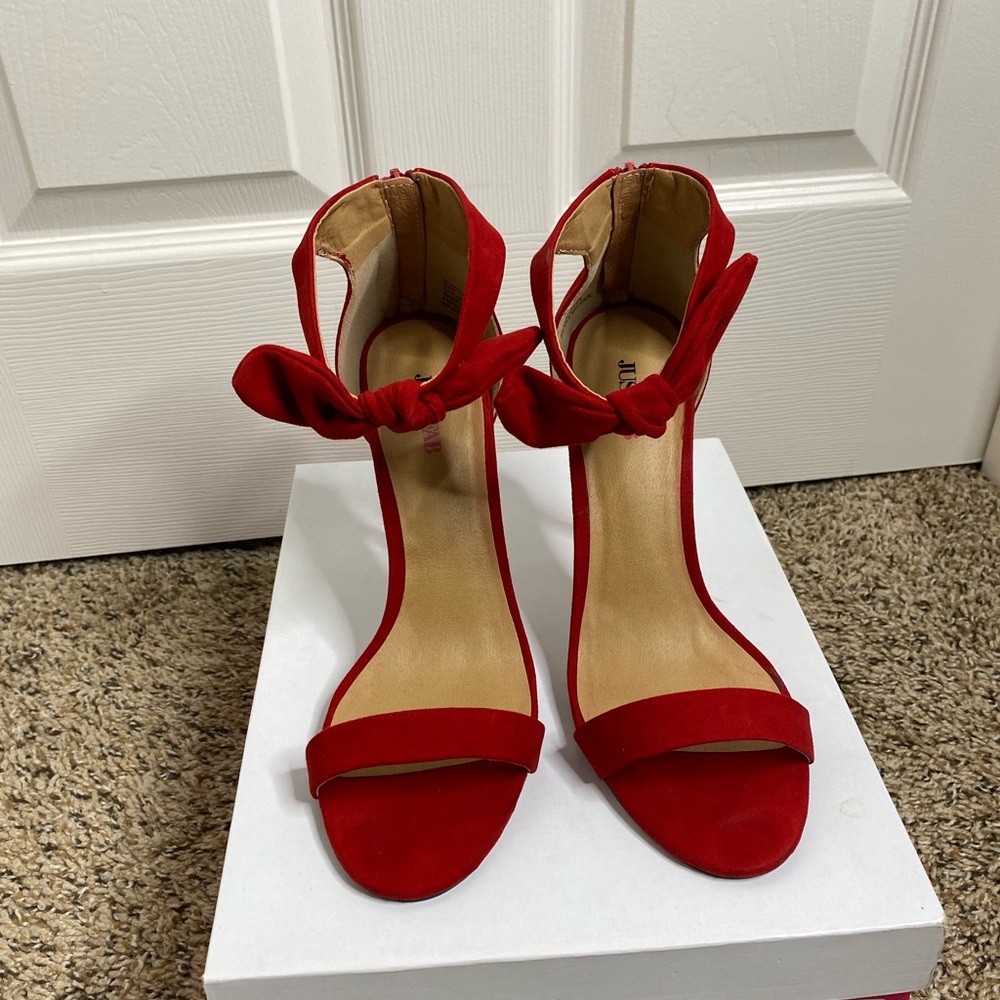 Red Heels - Picture 4 of 4